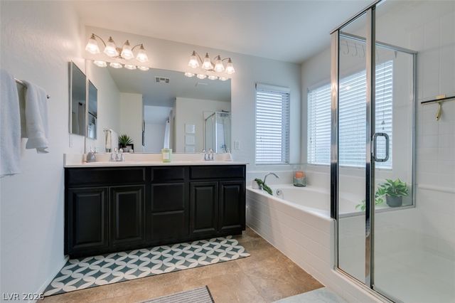 7350 Brisbane Hills Street, Las Vegas, NV 89166