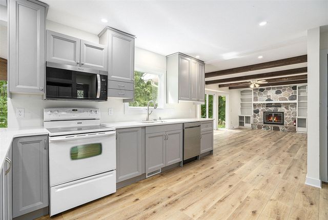 2530 Westbrook Drive, Grand Rapids, MI 49504