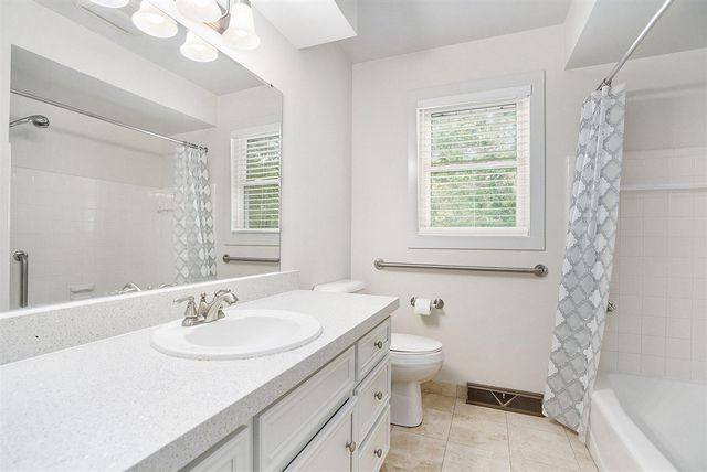 2530 Westbrook Drive, Grand Rapids, MI 49504