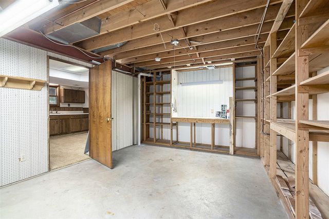 2530 Westbrook Drive, Grand Rapids, MI 49504