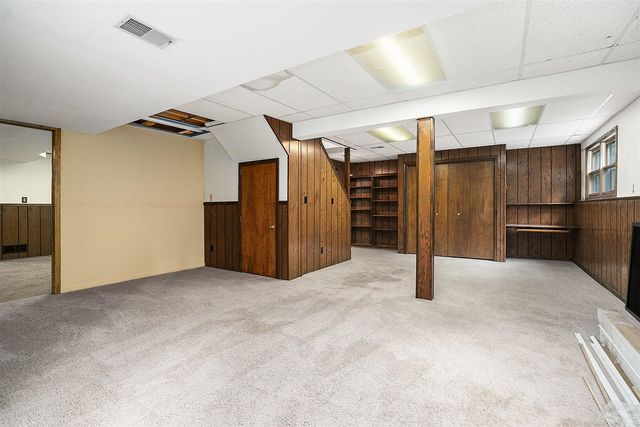 2530 Westbrook Drive, Grand Rapids, MI 49504