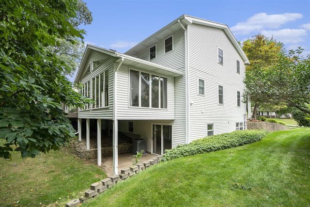 2530 Westbrook Drive, Grand Rapids, MI 49504