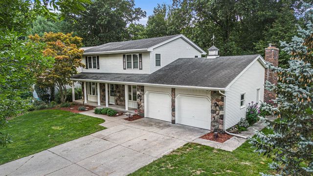 2530 Westbrook Drive, Grand Rapids, MI 49504