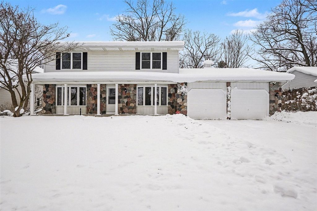 2530 Westbrook Drive, Grand Rapids, MI 49504