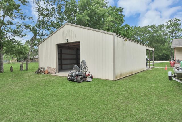 86 County Road 6057, Dayton, TX 77535