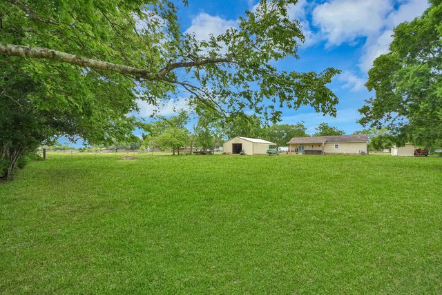 86 County Road 6057, Dayton, TX 77535