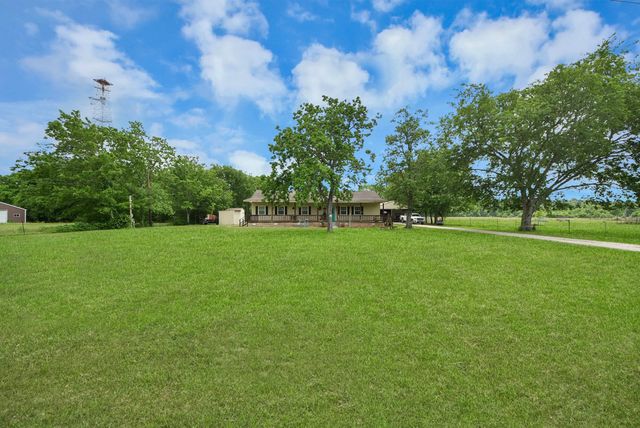86 County Road 6057, Dayton, TX 77535