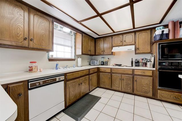 501 Quail Ridge Road, Norman, OK 73072