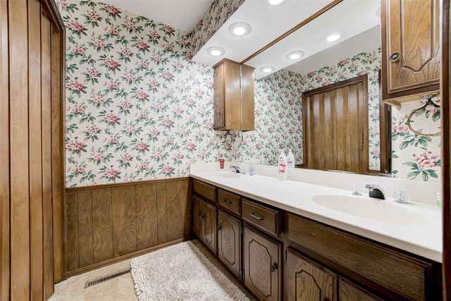 501 Quail Ridge Road, Norman, OK 73072