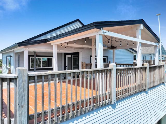 1208 Boyt Road, Crystal Beach, TX 77650