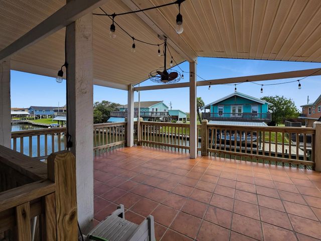 1208 Boyt Road, Crystal Beach, TX 77650