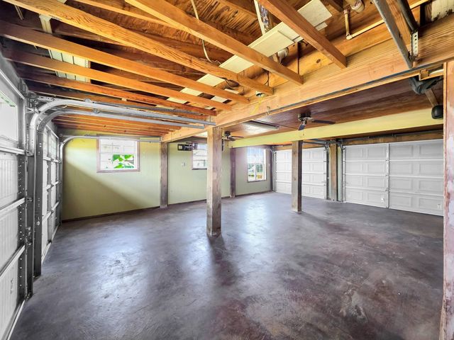 1208 Boyt Road, Crystal Beach, TX 77650