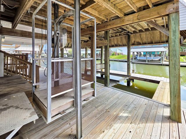 1208 Boyt Road, Crystal Beach, TX 77650