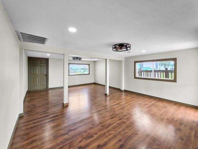 1208 Boyt Road, Crystal Beach, TX 77650