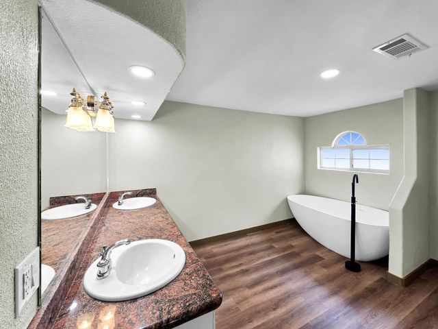 1208 Boyt Road, Crystal Beach, TX 77650