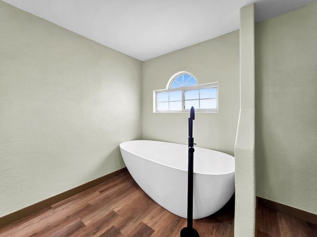 1208 Boyt Road, Crystal Beach, TX 77650