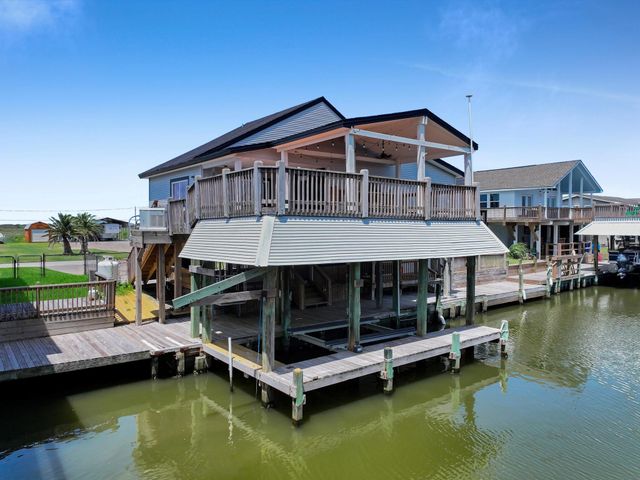 1208 Boyt Road, Crystal Beach, TX 77650
