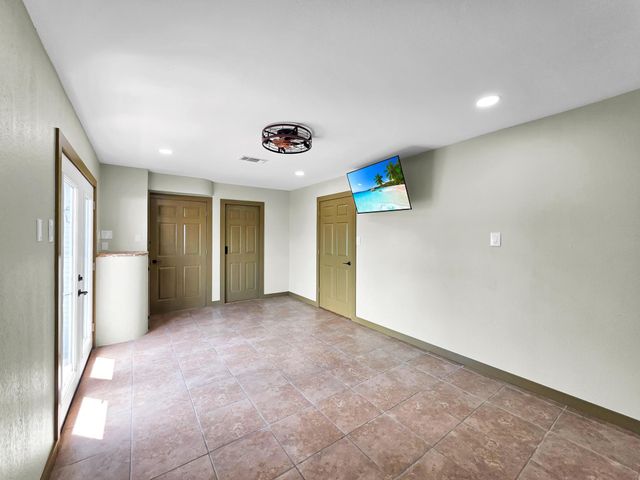 1208 Boyt Road, Crystal Beach, TX 77650