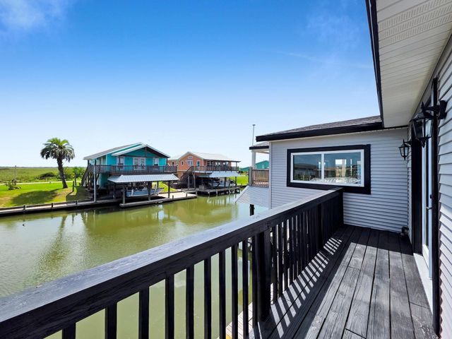 1208 Boyt Road, Crystal Beach, TX 77650