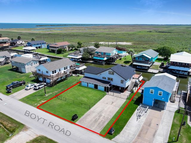 1208 Boyt Road, Crystal Beach, TX 77650