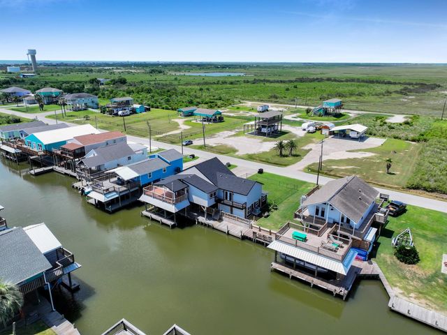 1208 Boyt Road, Crystal Beach, TX 77650
