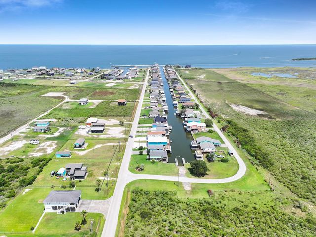 1208 Boyt Road, Crystal Beach, TX 77650