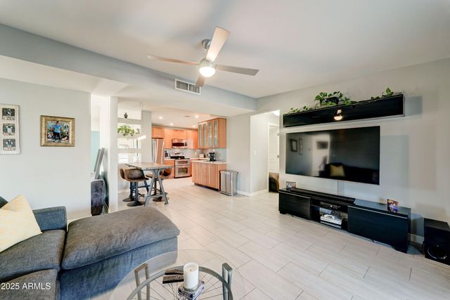 3352 E MESCAL Street, Phoenix, AZ 85028