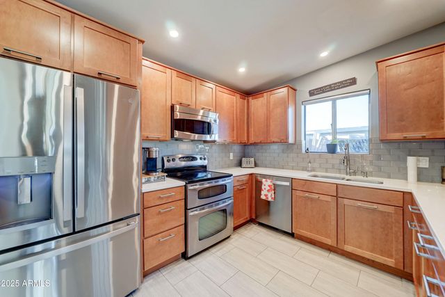 3352 E MESCAL Street, Phoenix, AZ 85028