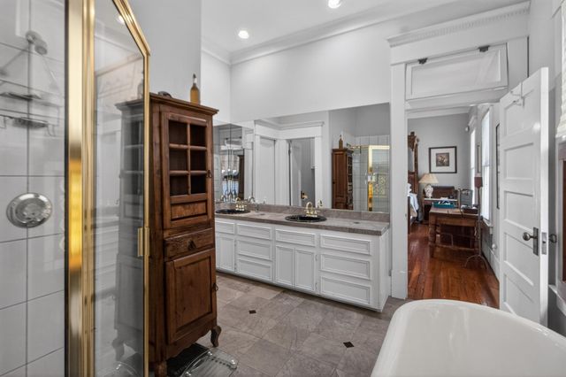 2009 Arlington Street, Houston, TX 77008