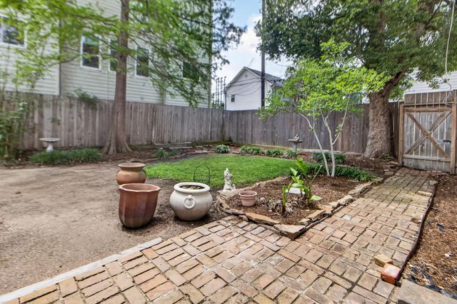 2009 Arlington Street, Houston, TX 77008