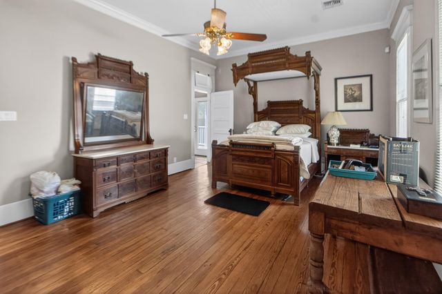 2009 Arlington Street, Houston, TX 77008