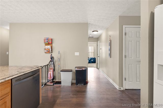 804 Twin Oaks Drive, Henryville, IN 47126