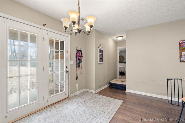 804 Twin Oaks Drive, Henryville, IN 47126