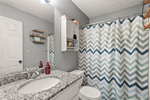 804 Twin Oaks Drive, Henryville, IN 47126