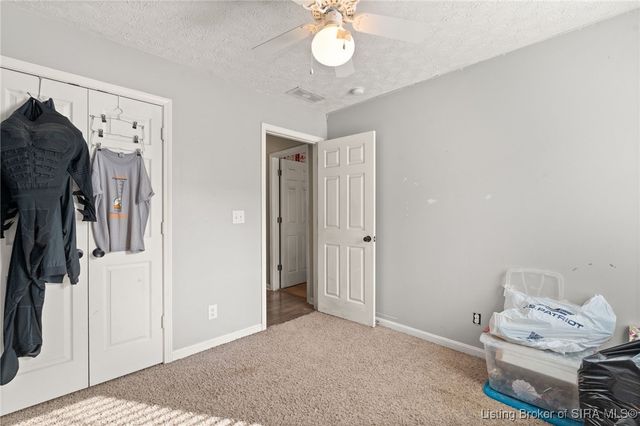 804 Twin Oaks Drive, Henryville, IN 47126