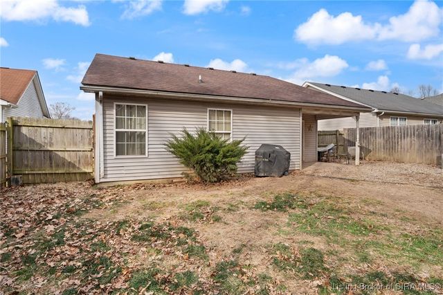 804 Twin Oaks Drive, Henryville, IN 47126