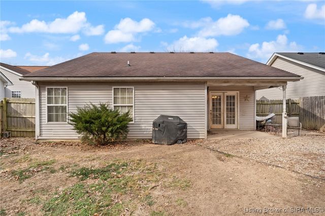 804 Twin Oaks Drive, Henryville, IN 47126