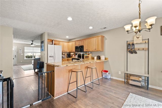 804 Twin Oaks Drive, Henryville, IN 47126