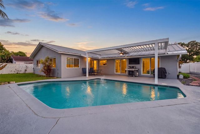 5804 SW 116th Avenue, Cooper City, FL 33330