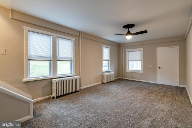 609 LAWN, Reading, PA 19608