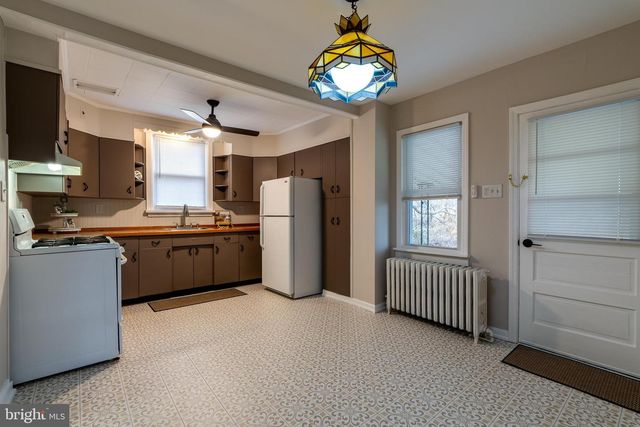 609 LAWN, Reading, PA 19608