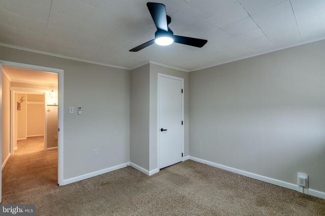 609 LAWN, Reading, PA 19608