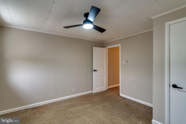 609 LAWN, Reading, PA 19608