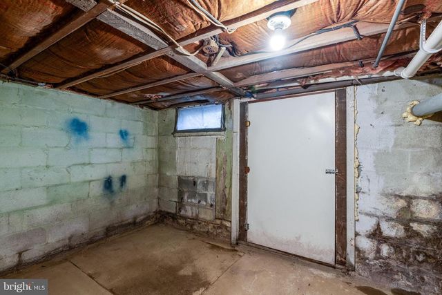 609 LAWN, Reading, PA 19608