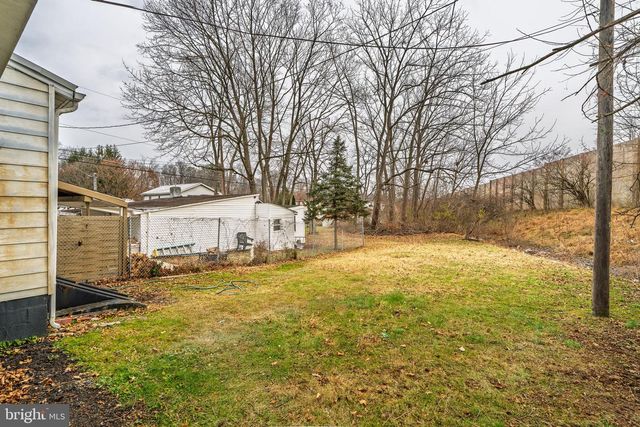 609 LAWN, Reading, PA 19608