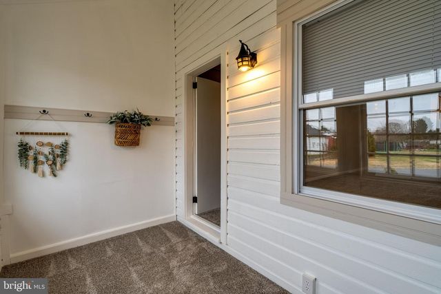 609 LAWN, Reading, PA 19608