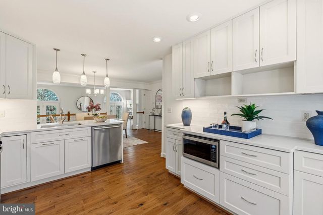 6317 CROOKED OAK LN, Falls Church, VA 22042