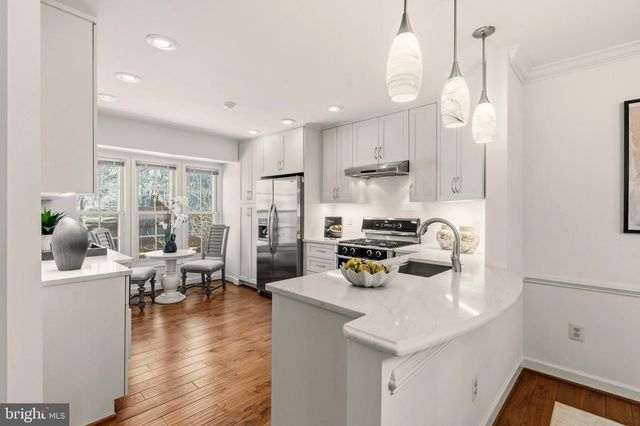 6317 CROOKED OAK LN, Falls Church, VA 22042