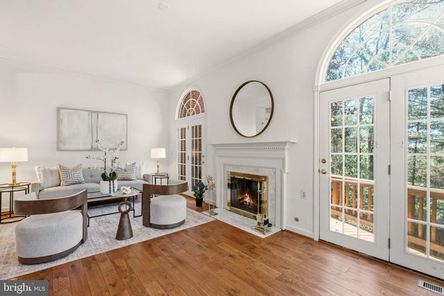 6317 CROOKED OAK LN, Falls Church, VA 22042