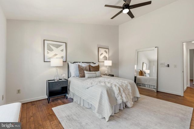 6317 CROOKED OAK LN, Falls Church, VA 22042